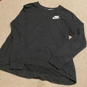 Nike flowy shirt gently used